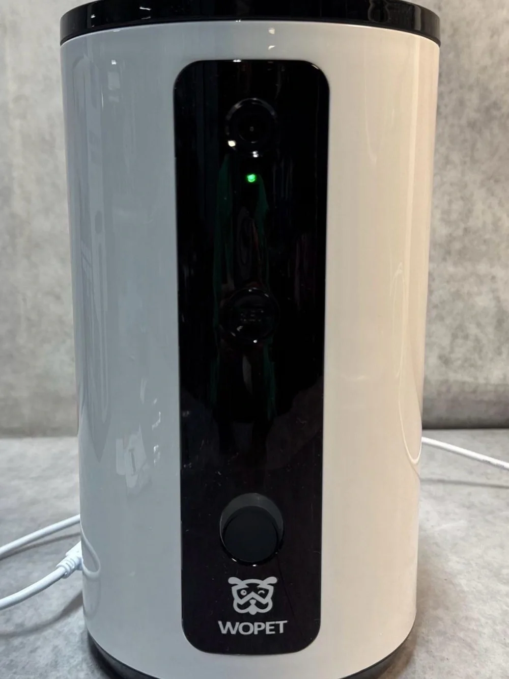 White & Black Intelligent Dog Treat Dispenser with Camera